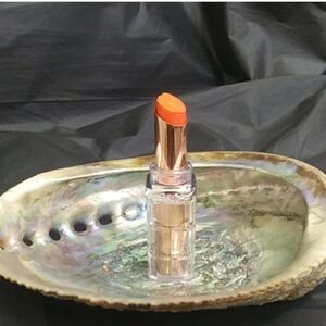 L'Oreal Colour Riche Plumping Lipstick Shade 101 Name Nectarine Plump